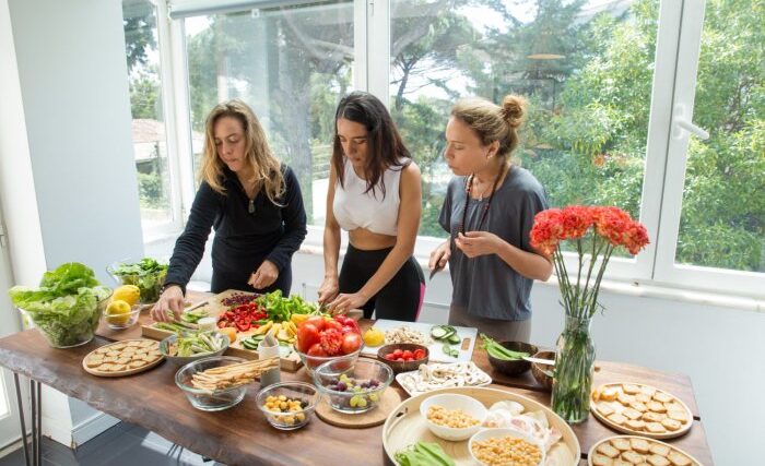 Catering na imprezy domowe a budżet - proste sposoby na kontrolę kosztów
